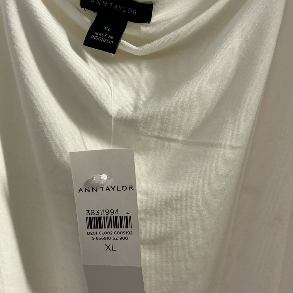 Ann Taylor white Crewneck Tee size XL - Picture 3 of 16